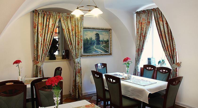 Hotel Przy Oslej Bramie Waldenburg Exterior foto
